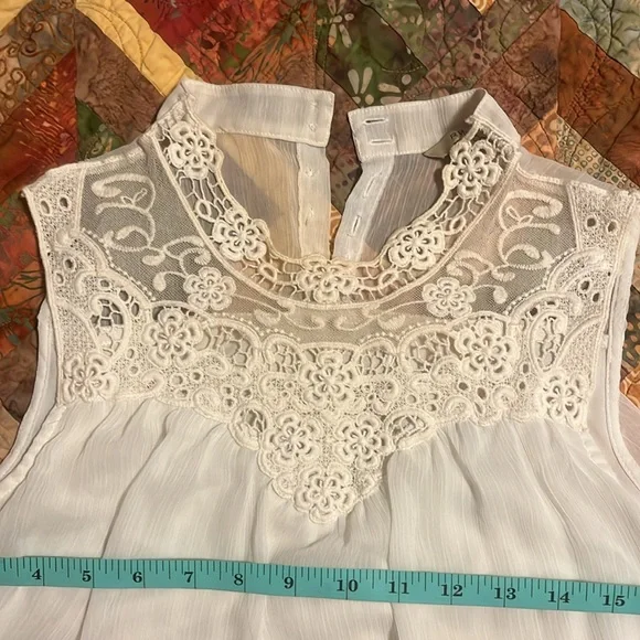 RW&Co sleeveless blouse - Picture 2 of 4